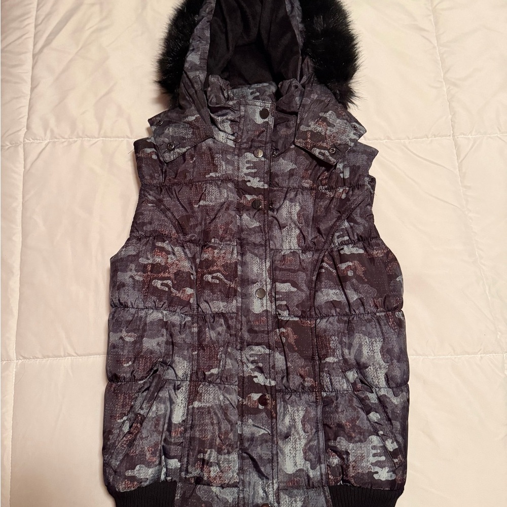 Pink Envelope Camouflage Puffer vest